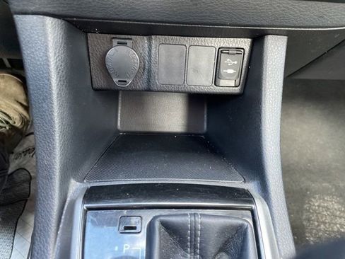 Used 2016 Toyota Corolla LE image 15