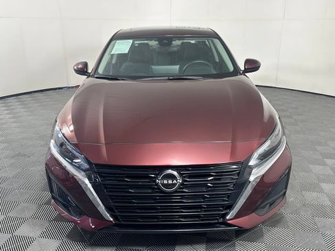 Used 2023 Nissan Altima 2.5 SV w/ SV Premium Package FWD image 10