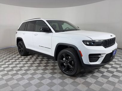 Used 2023 Jeep Grand Cherokee Altitude