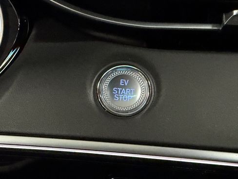 Used 2025 Genesis Electrified GV70 Advanced image 30