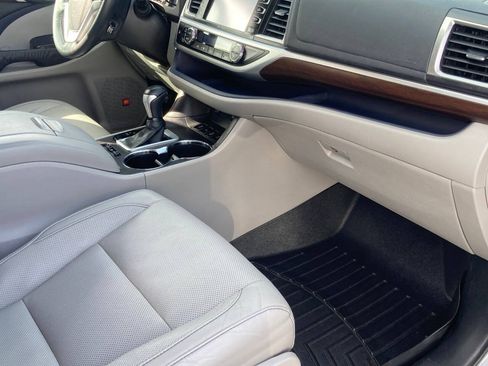 Used 2015 Toyota Highlander Limited AWD/4WD image 47