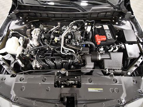 Used 2024 Nissan Altima 2.5 SV AWD/4WD image 12