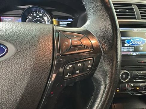 Used 2016 Ford Explorer XLT w/ Equipment Group 202A AWD/4WD image 17