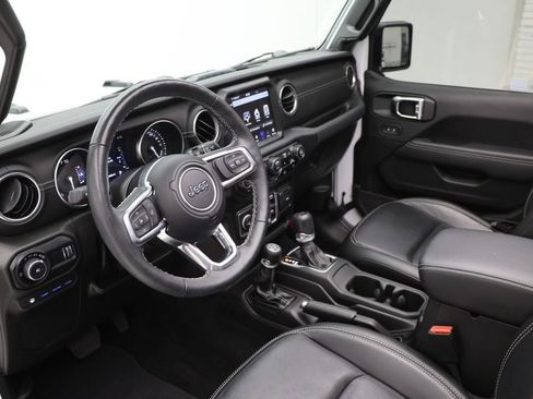 Used 2023 Jeep Wrangler Unlimited Sahara w/ Cold Weather Group image 16