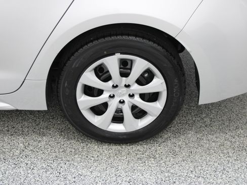 Used 2025 Toyota Corolla LE FWD image 10