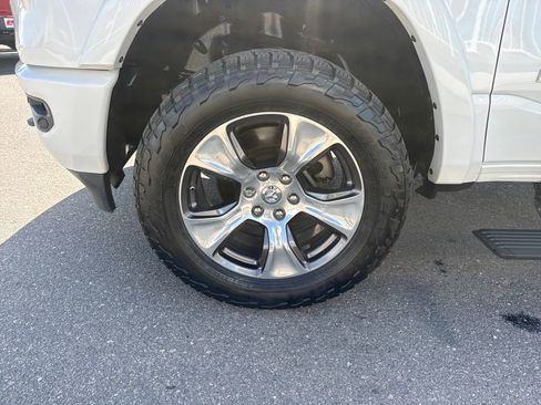 Used 2019 RAM 1500 Laramie AWD/4WD image 27