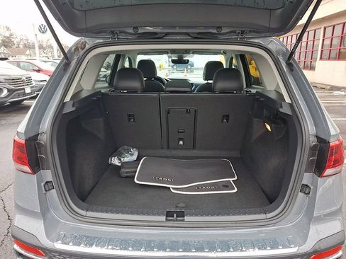 Certified 2023 Volkswagen Taos SE w/ Panoramic Sunroof Package image 29