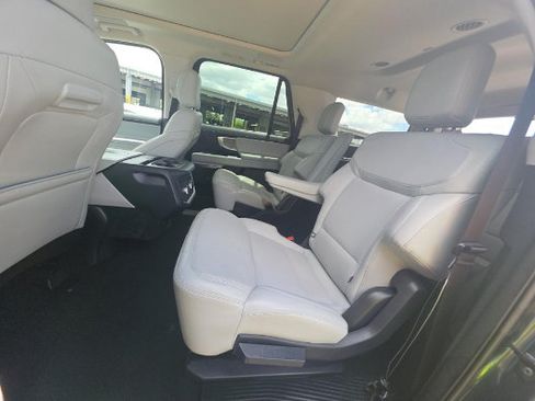 Used 2025 Ford Expedition Max Platinum w/ Driver's Package AWD/4WD image 3
