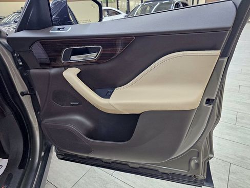 Used 2018 Jaguar F-PACE Prestige AWD/4WD image 41