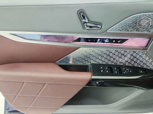 Used 2025 BMW i7 eDrive50 w/ Executive Package image 35