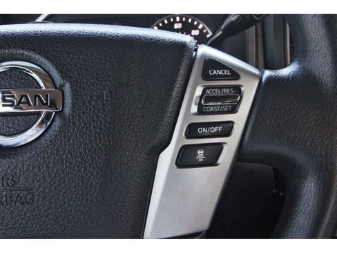Used 2022 Nissan Titan SV AWD/4WD image 19