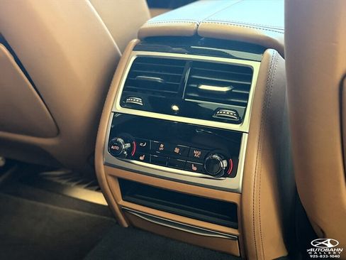 Used 2019 BMW 740i w/ Executive Package RWD image 39