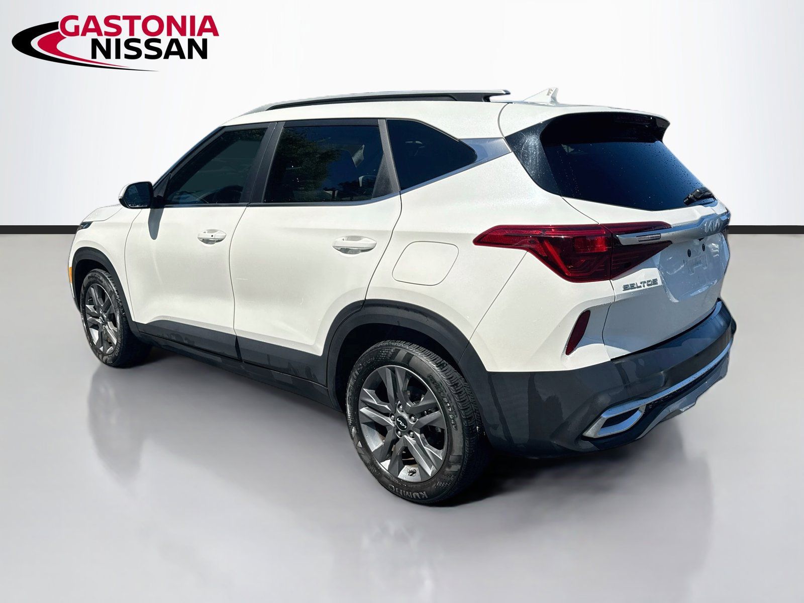 Used 2023 Kia Seltos S FWD image 6
