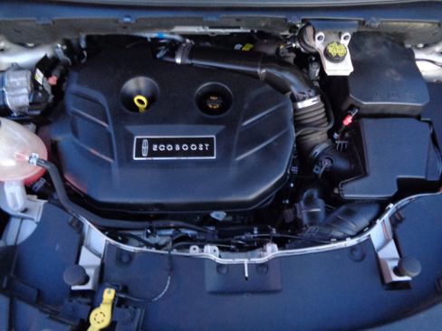 Used 2017 Lincoln MKC Premiere image 4