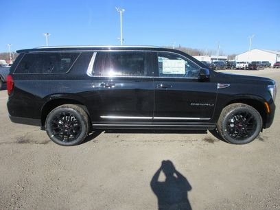 New 2026 GMC Yukon XL Denali w/ Sun & Power Step Package