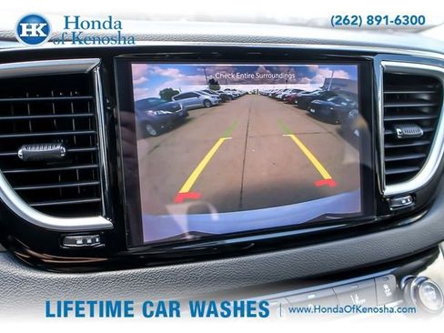 Used 2024 Chrysler Pacifica Touring-L FWD image 17