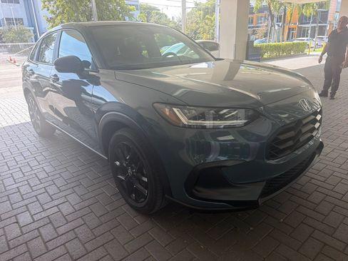 Used 2025 Honda HR-V Sport image 4