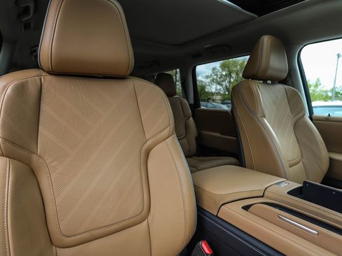 Used 2025 INFINITI QX80 Luxe AWD/4WD image 36