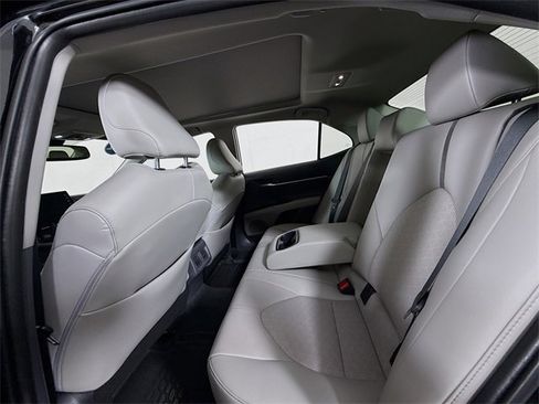 Certified 2022 Toyota Camry XSE image 9