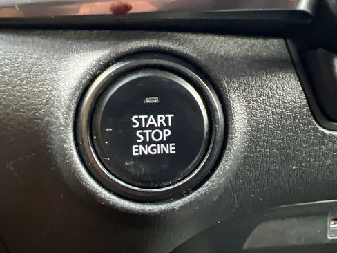 Used 2019 MAZDA MAZDA3 Sedan FWD image 19