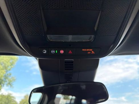 Used 2025 Chevrolet Traverse LT w/ Driver Confidence Package FWD image 34