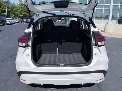 Used 2024 Nissan Kicks SV FWD image 9