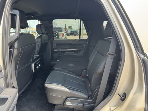 Used 2018 Ford Expedition XLT w/ Equipment Group 202A RWD image 25