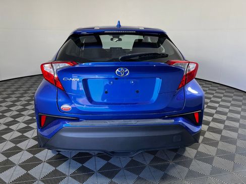 Used 2021 Toyota C-HR XLE FWD image 6