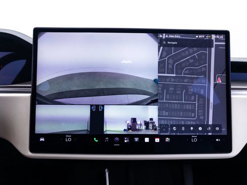 Used 2022 Tesla Model X Plaid AWD/4WD image 9