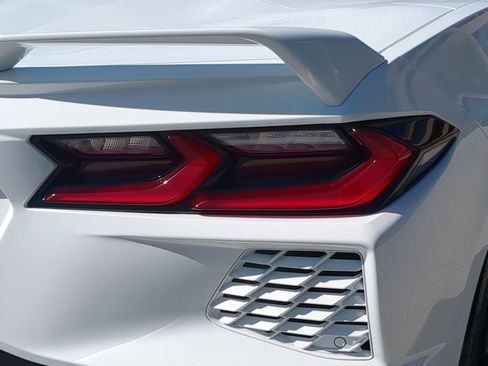 Used 2022 Chevrolet Corvette Stingray Premium Conv w/ Z51 Performance Package image 37