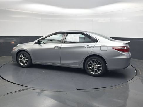 Used 2015 Toyota Camry SE FWD image 8