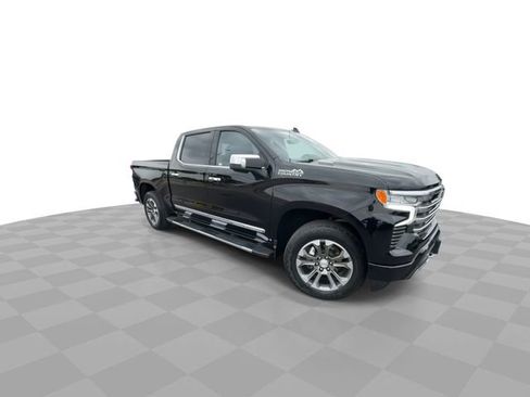 Used 2023 Chevrolet Silverado 1500 High Country w/ Technology Package AWD/4WD image 2