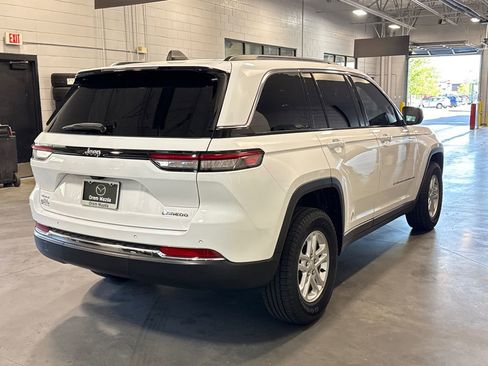 Used 2023 Jeep Grand Cherokee Laredo AWD/4WD image 4