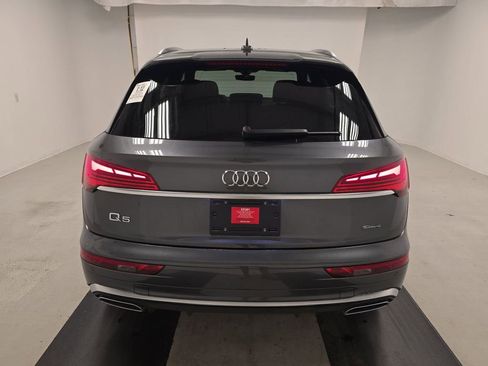 Used 2023 Audi Q5 2.0T Premium w/ Convenience Package image 6