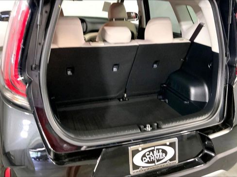 Used 2025 Kia Soul LX w/ LX Technology Package FWD image 4
