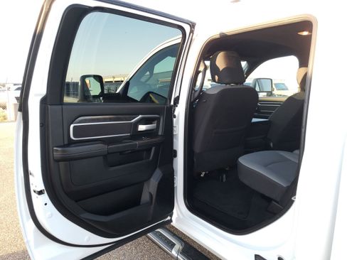 Used 2024 RAM 3500 Big Horn image 14