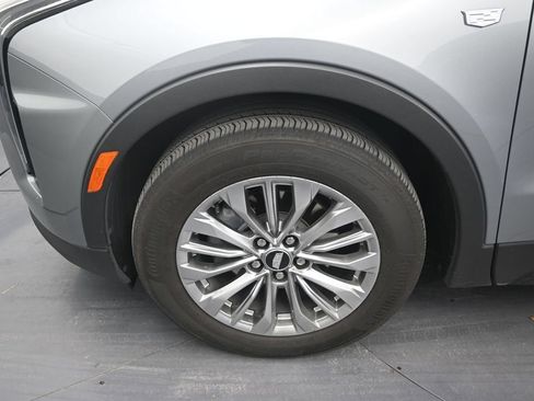 Used 2025 Cadillac XT4 Premium Luxury FWD image 9