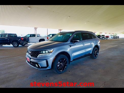 Used 2023 Kia Sorento SX AWD/4WD image 2