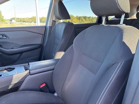 Used 2023 Nissan Rogue S image 10