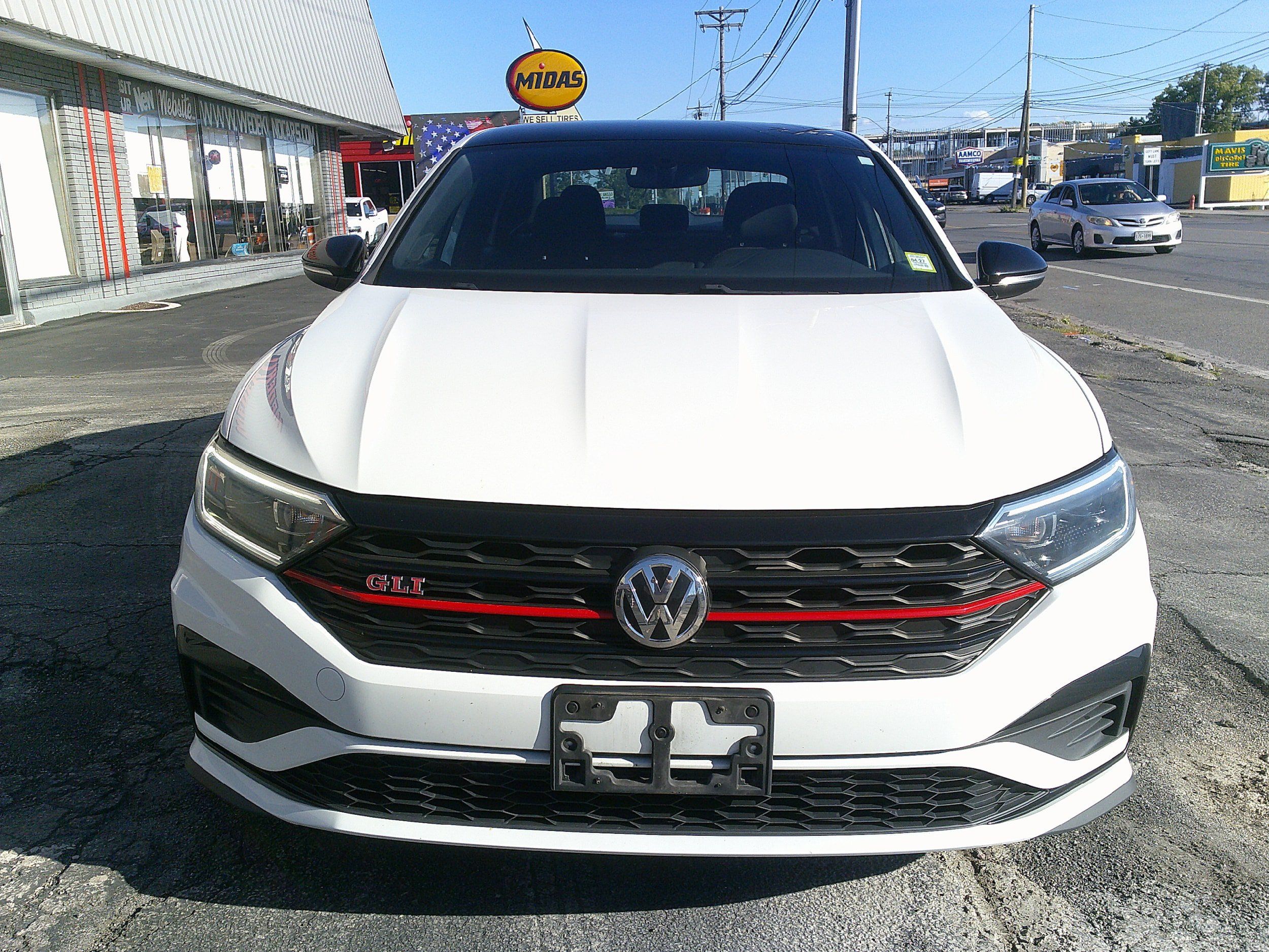 Used 2019 Volkswagen Jetta GLI FWD image 3