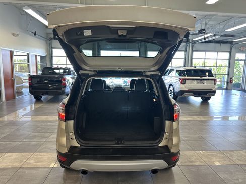 Used 2017 Ford Escape Titanium FWD image 27