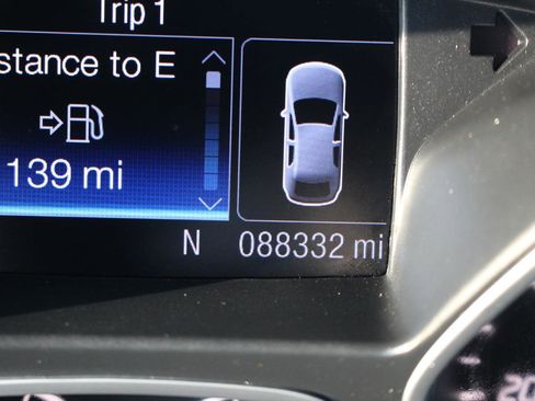 Used 2016 Ford Escape SE w/ Equipment Group 201A image 22