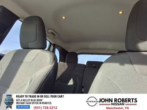 Used 2020 Jeep Cherokee Latitude w/ Mopar Interior Package image 22