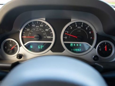 Used 2009 Jeep Wrangler Unlimited Rubicon w/ Dual Top Group image 28