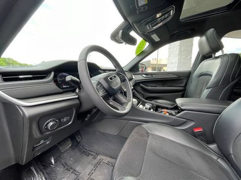Used 2023 Jeep Grand Cherokee L Altitude AWD/4WD image 11
