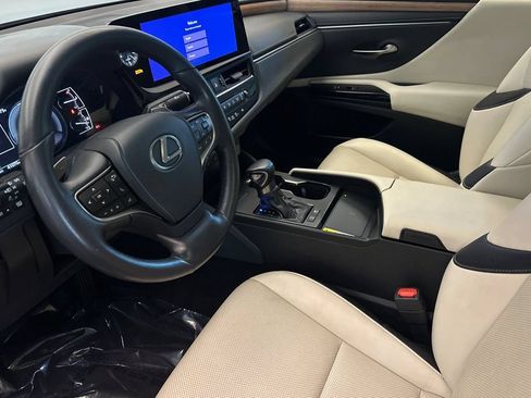 Certified 2025 Lexus ES 300h w/ Premium Package FWD image 10