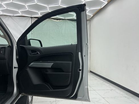 Used 2018 Chevrolet Colorado LT w/ LT Convenience Package AWD/4WD image 19