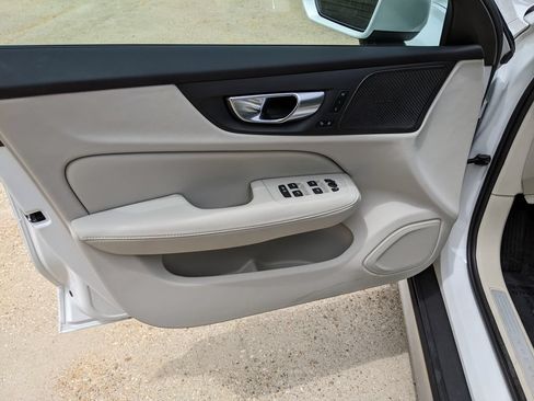 Certified 2026 Volvo V60 B5 Cross Country Ultra w/ Protection Package Premier AWD/4WD image 9