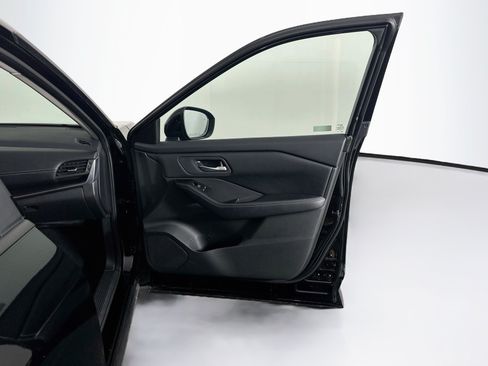 Used 2025 Nissan Rogue SV AWD/4WD image 31