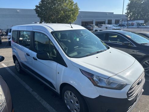 Used 2022 Ford Transit Connect XL image 2